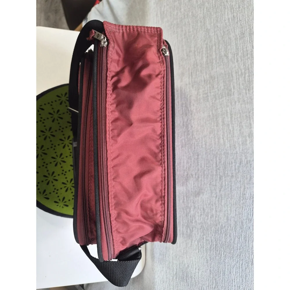 Samsonite may shown carefully